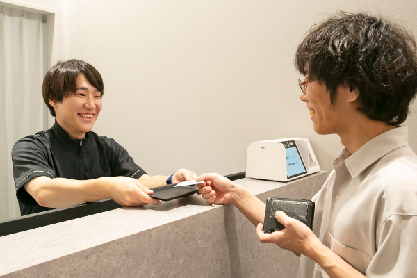 メンズ美容クリニックRevios心斎橋院の性感染症検査の流れ。お会計